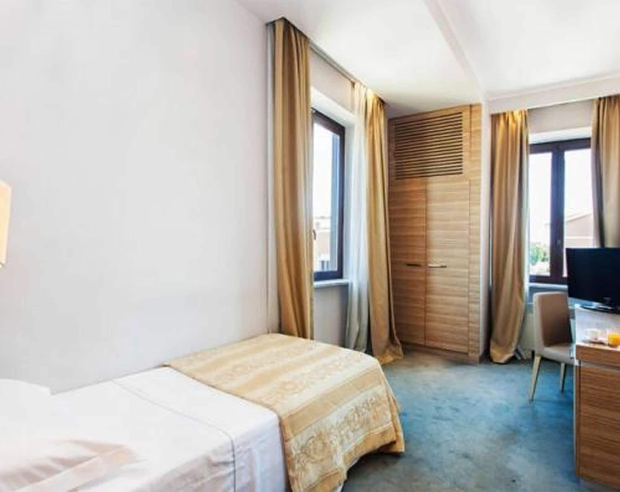 Hotel Area 4*